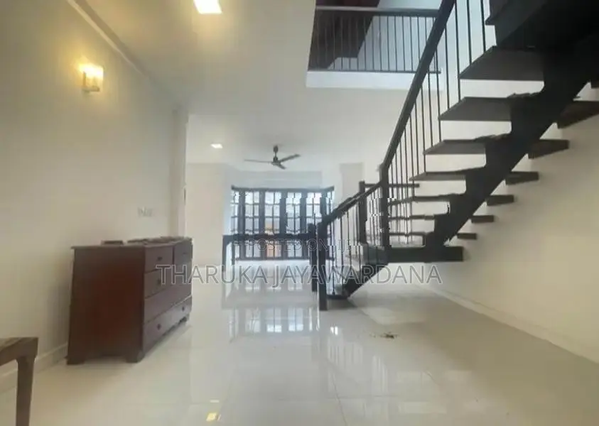 Two Story House for Rent Baththaramulla