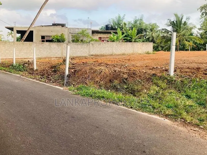 28 Perches Land for Sale in Kadawatha