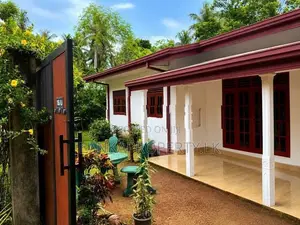 House For Sale in Ambaraluwa, Weliweriya
