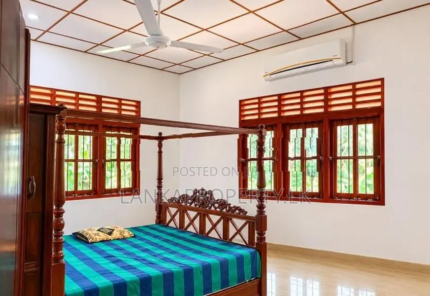 House For Sale in Ambaraluwa, Weliweriya