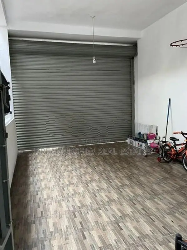 Spacious 5-Bedroom Modern House – Asiri Place, Kadawatha