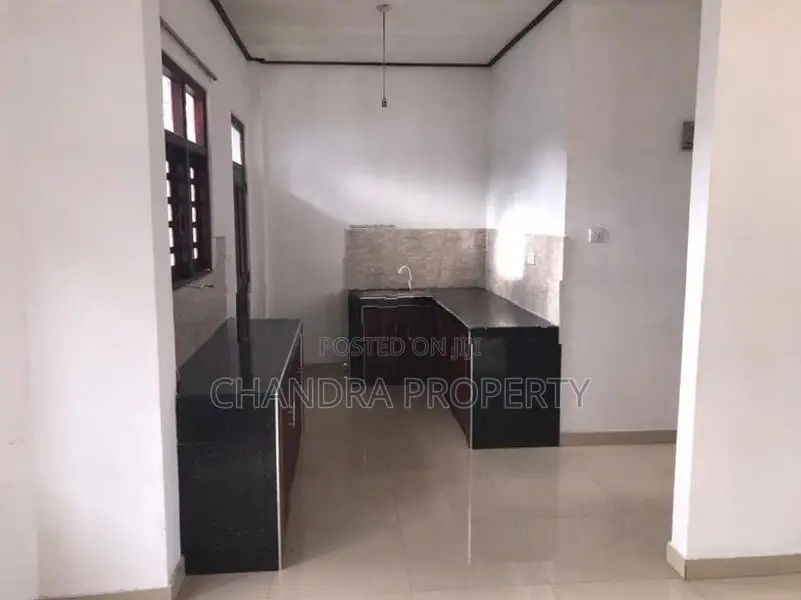 Upstair House For Rent in Kandana