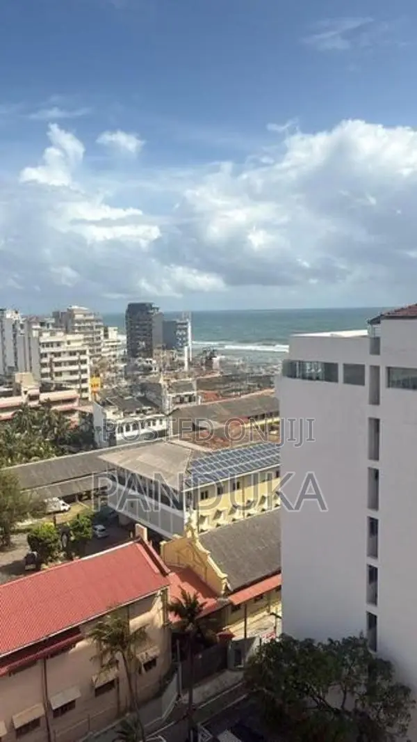 5 bedrooms penthouse apartment for rent in Colombo 4