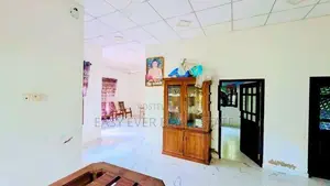 පාදුක්ක නගරයෙන් අංගසම්පූර්ණ නිවසක් / KK 15073