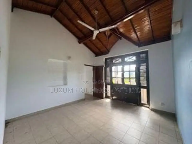 Spacious House For Rent Off Passport Office Battaramulla [ 2174C ]