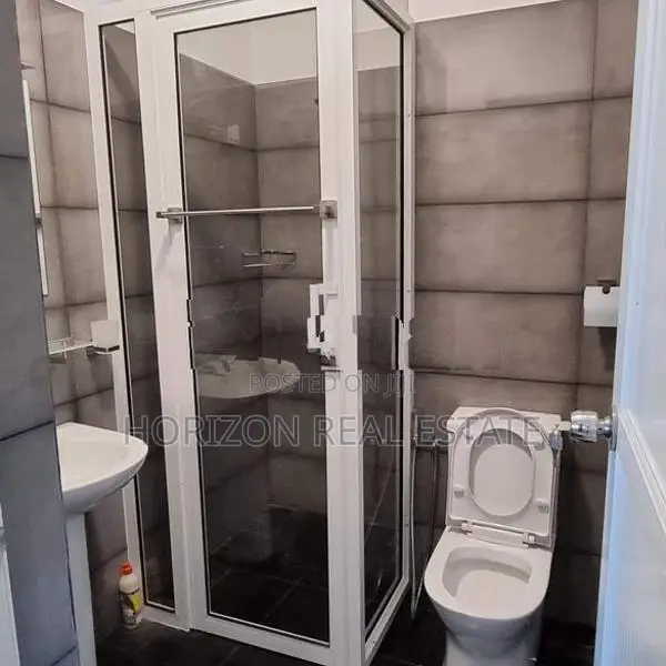 Two bedroom unfurnished apartment for rent in oval view Colombo 8