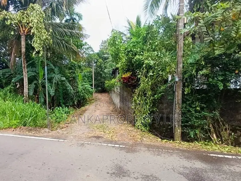 88 Perches of Land for Sale at Kahathuduwa