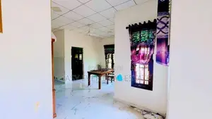 පාදුක්ක නගරයෙන් අංගසම්පූර්ණ නිවසක් / KK 15073