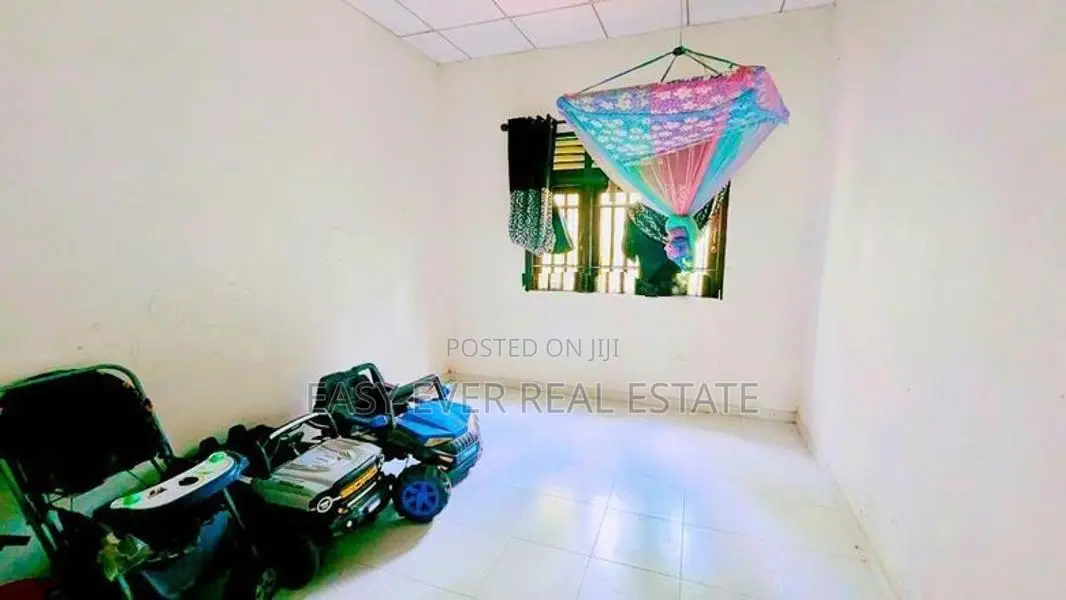 පාදුක්ක නගරයෙන් අංගසම්පූර්ණ නිවසක් / KK 15073