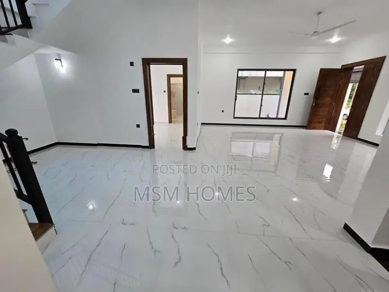 4 Bed Rooms Bath Brand New Box Modern House For Sale in Negombo