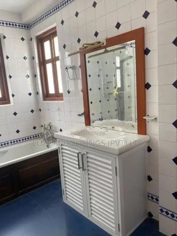 Luxury Villa For Rent Off Gateway College Nawala [ 2250C ]