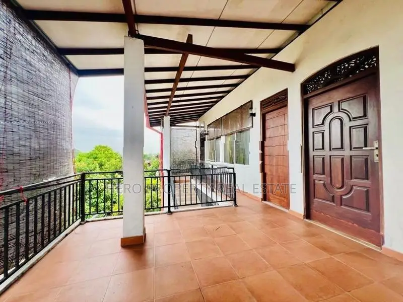 Upstairs House for Rent in Kottawa
