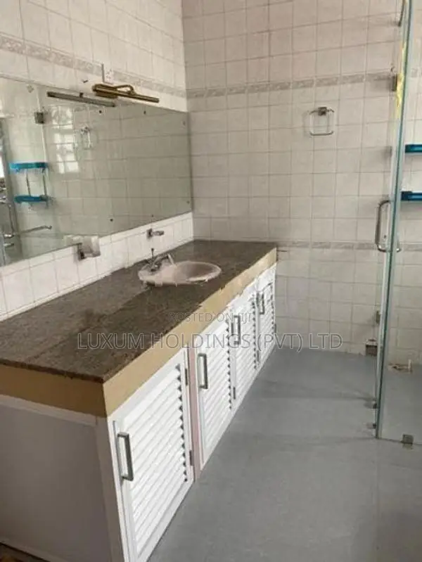 Luxury Villa For Rent Off Gateway College Nawala [ 2250C ]