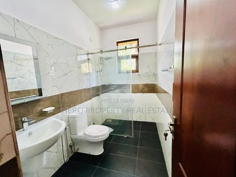 Modern Elegant Luxurious House for Sale in Negombo