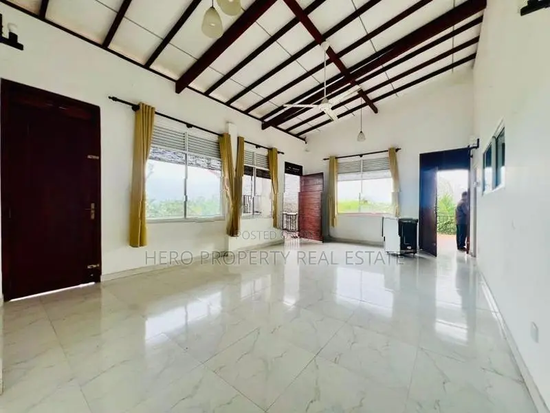 Upstairs House for Rent in Kottawa