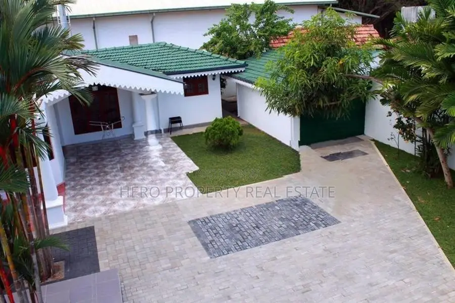 Elegant Fully Furnished Villa Type House for Rent in Daluwakotuwa