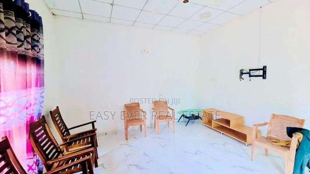 පාදුක්ක නගරයෙන් අංගසම්පූර්ණ නිවසක් / KK 15073