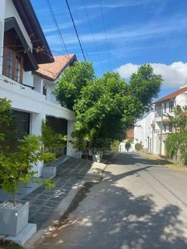 Luxury Villa For Rent Off Gateway College Nawala [ 2250C ]