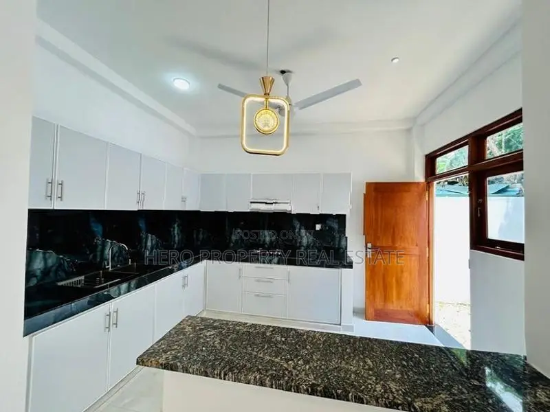 Luxury Modern House for Sale in Piliyandala