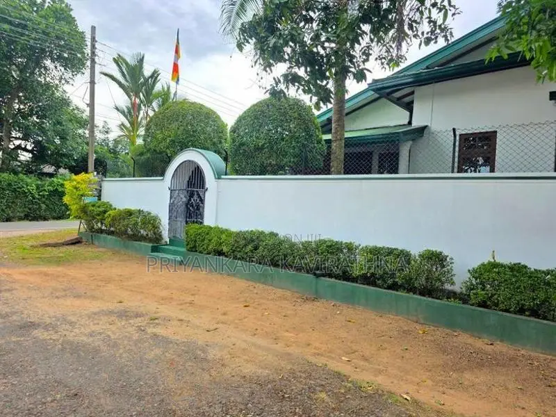 මත්තෙගොඩ පිහිටි අලංකාර නිවස විකිනීමට