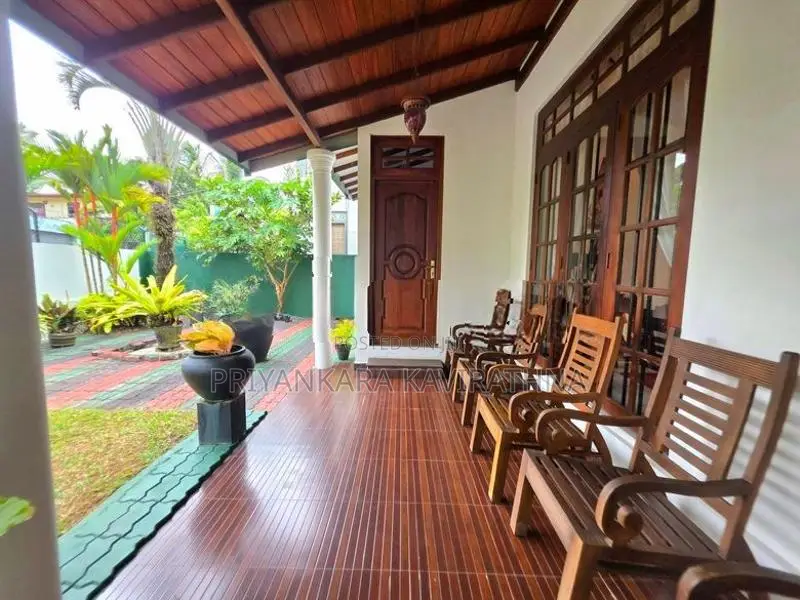 මත්තෙගොඩ පිහිටි අලංකාර නිවස විකිනීමට