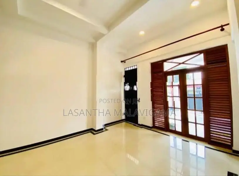 Modern Two storey House for sale in Athurugiriya