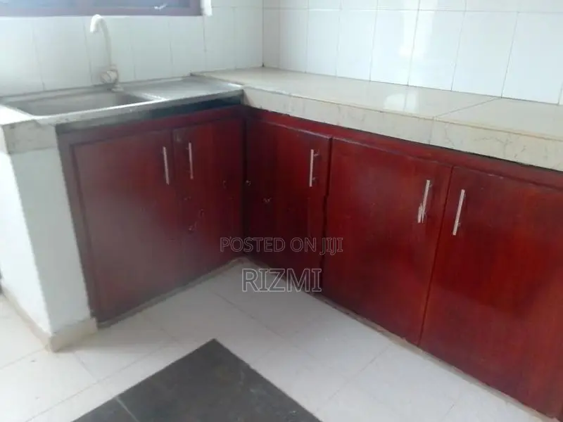 first floor 3BR house for rent in dehiwala sudarsana rd off hill stree