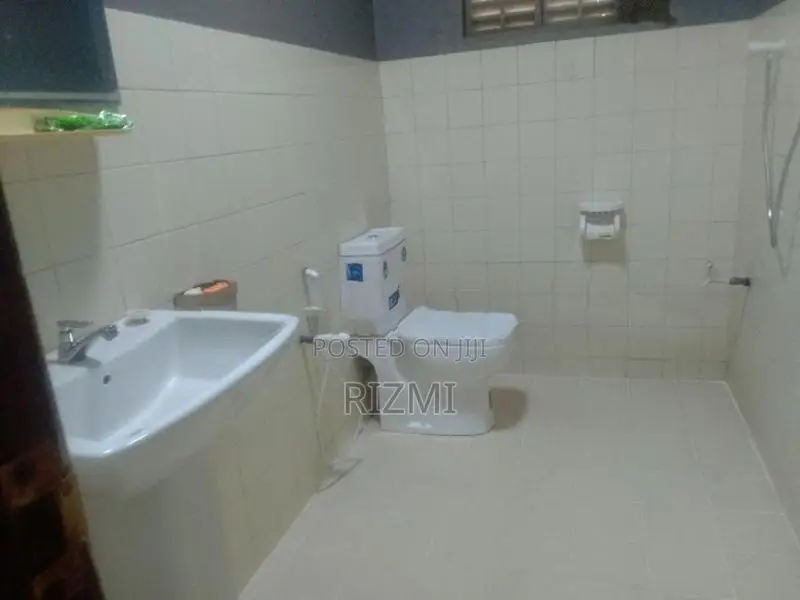 2 storey 4BR individual house for rent in dehiwala off hill street