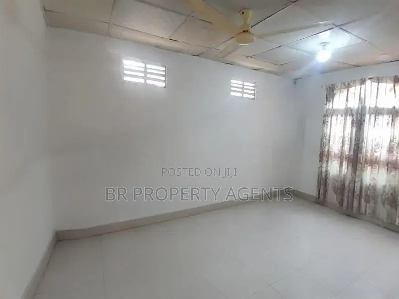 Single Story House for Sale in Wellampitiya