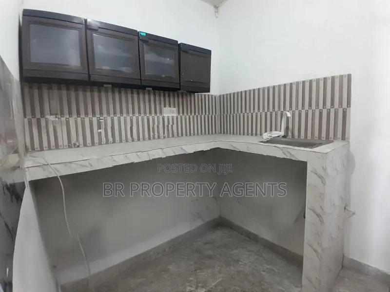 Single Story House for Sale in Wellampitiya