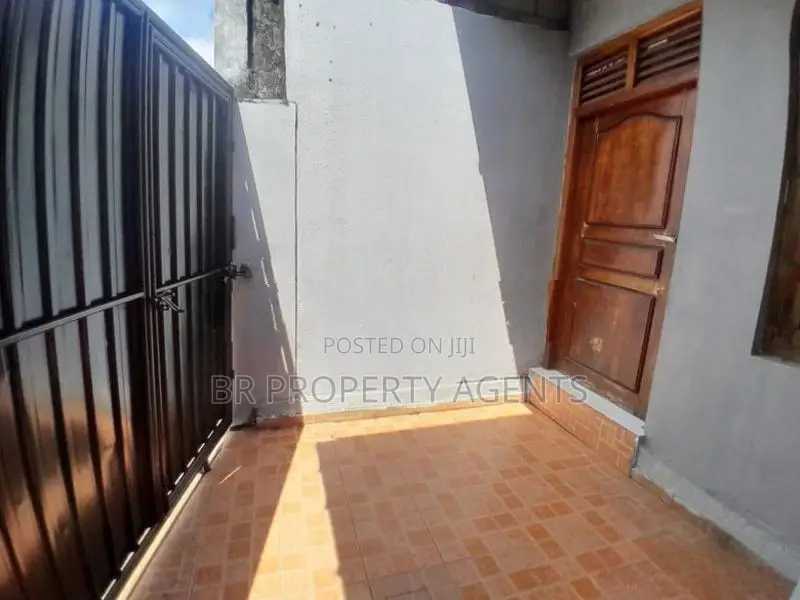 Single Story House for Sale in Wellampitiya