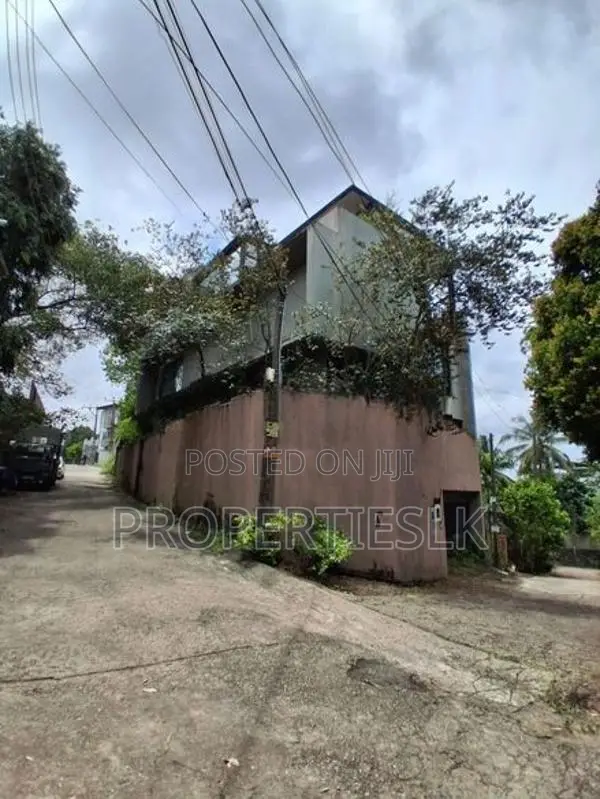 Rajagiriya Luxury Furnished Three Story House For Rent