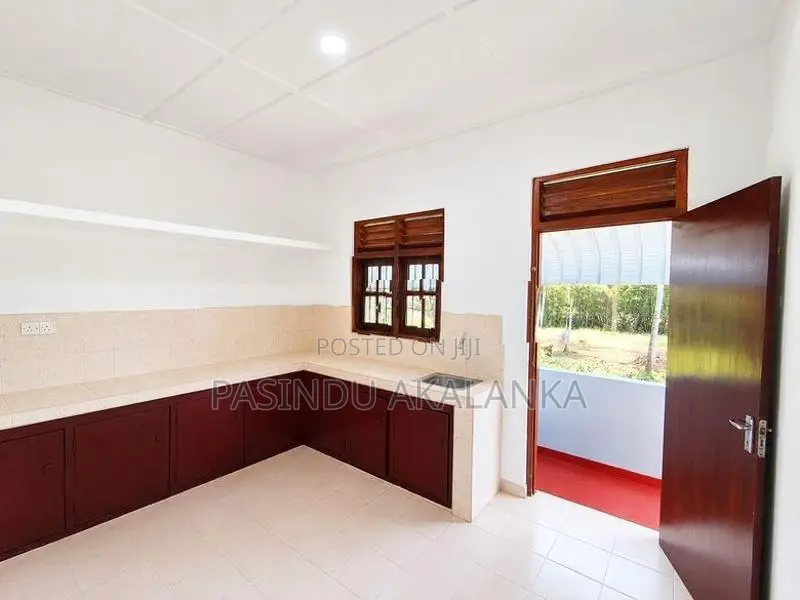 2 Bedroom House for Rent in Alubomulla