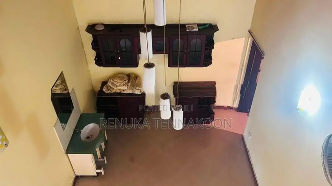 Two Story House with 20P Land for Sale- Athurugiriya