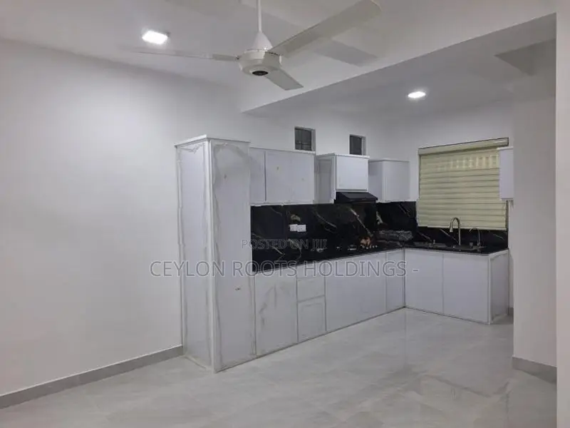 Fully Separte Entrance 01st(Up)Floor House for Rent in Koswatta SRH 10