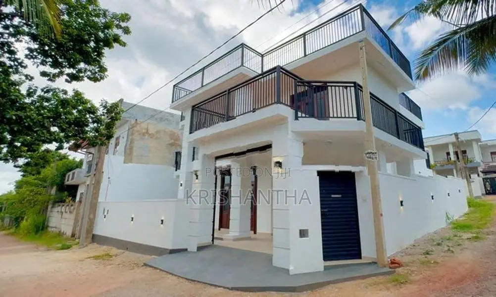 Modern House For Sale in Kandana