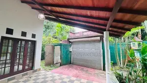 Two Story House with 20P Land for Sale- Athurugiriya