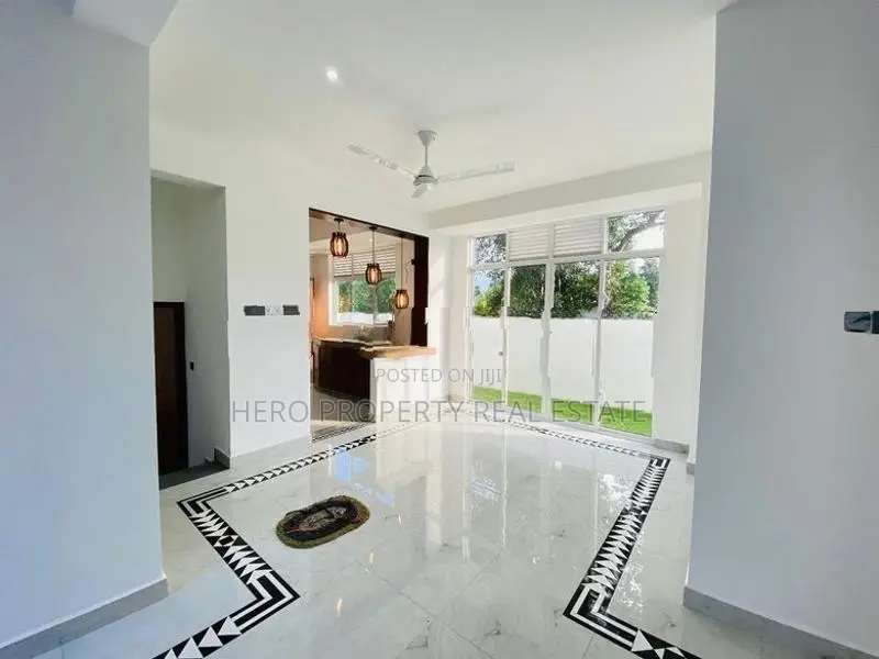 Luxury House for Rent in Athurugiriya