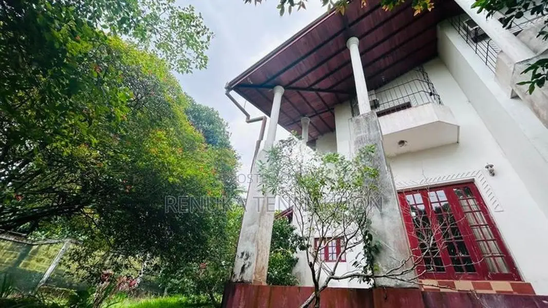 Two Story House with 20P Land for Sale- Athurugiriya