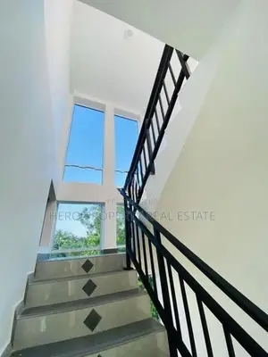 Luxury House for Rent in Athurugiriya