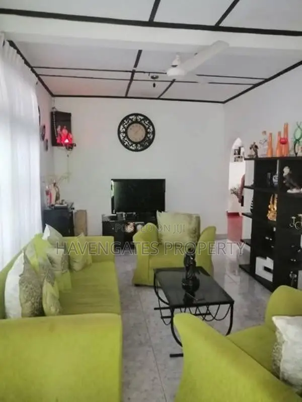 single storey house sale Raddoluwa