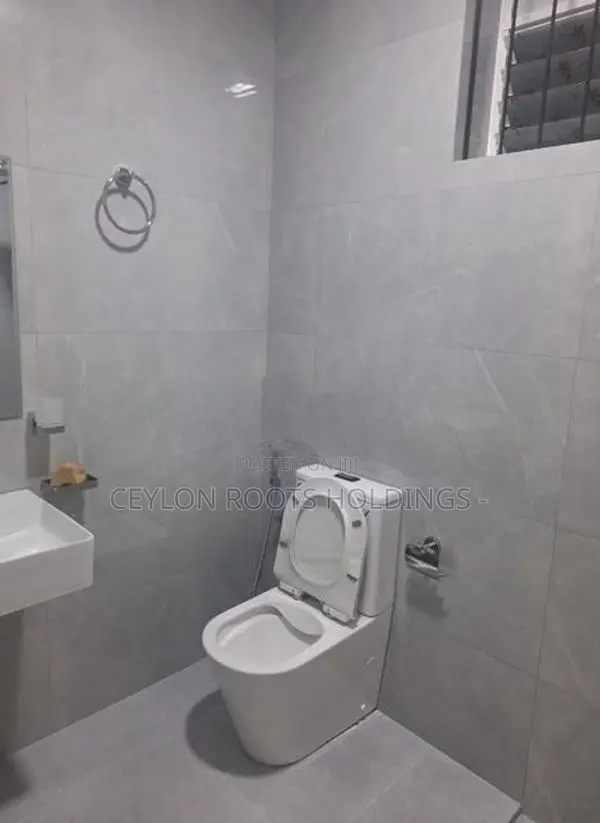 Fully Separte Entrance 01st(Up)Floor House for Rent in Koswatta SRH 10