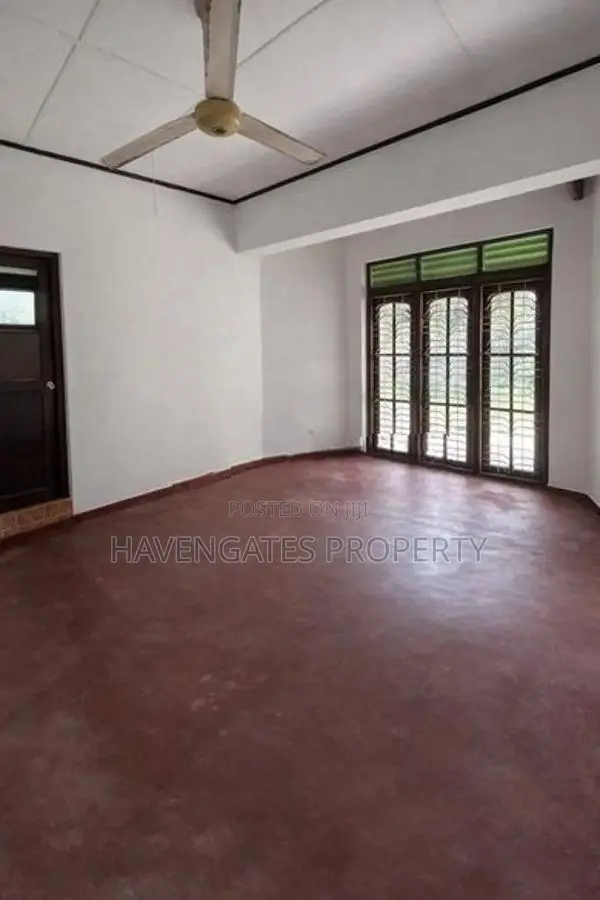 house with 30 perches sale Ja ela