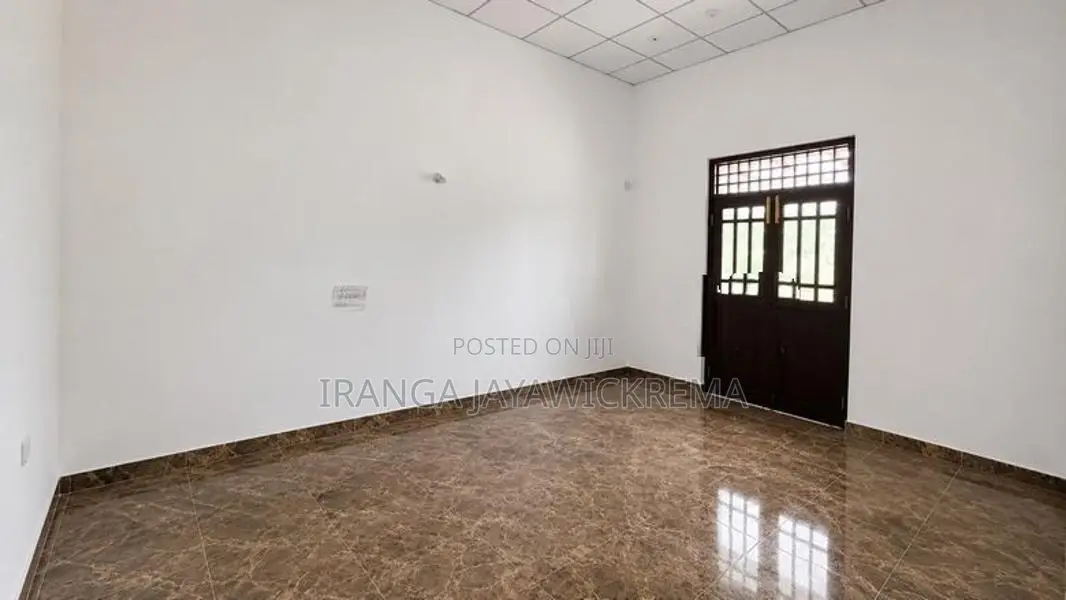 3-Bedroom Upstairs (උඩු මහල පමණක්) For Rent,Sumangala Mawatha Kurunega