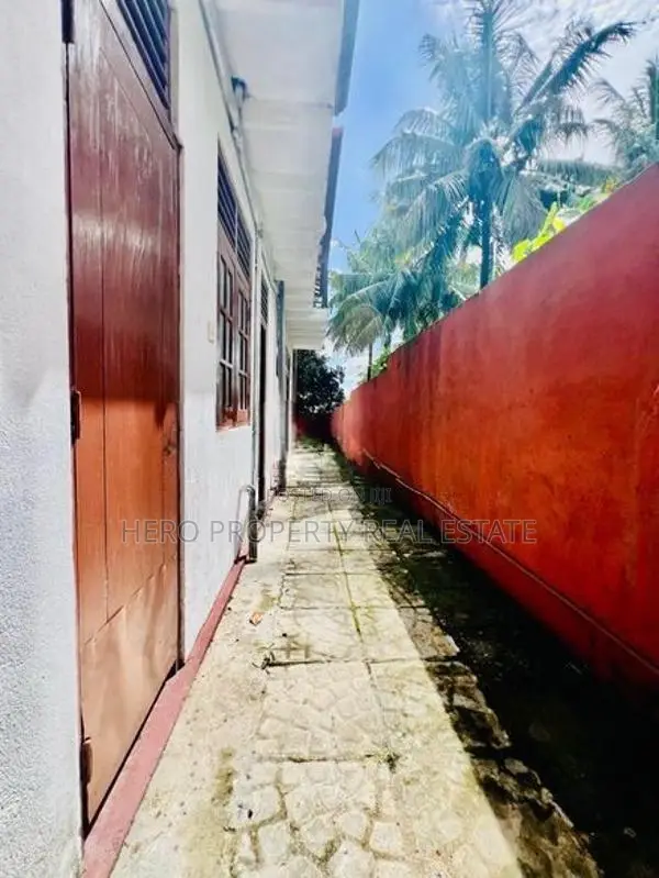 Modern Luxury Elegant House for Sale in Athurugiriya