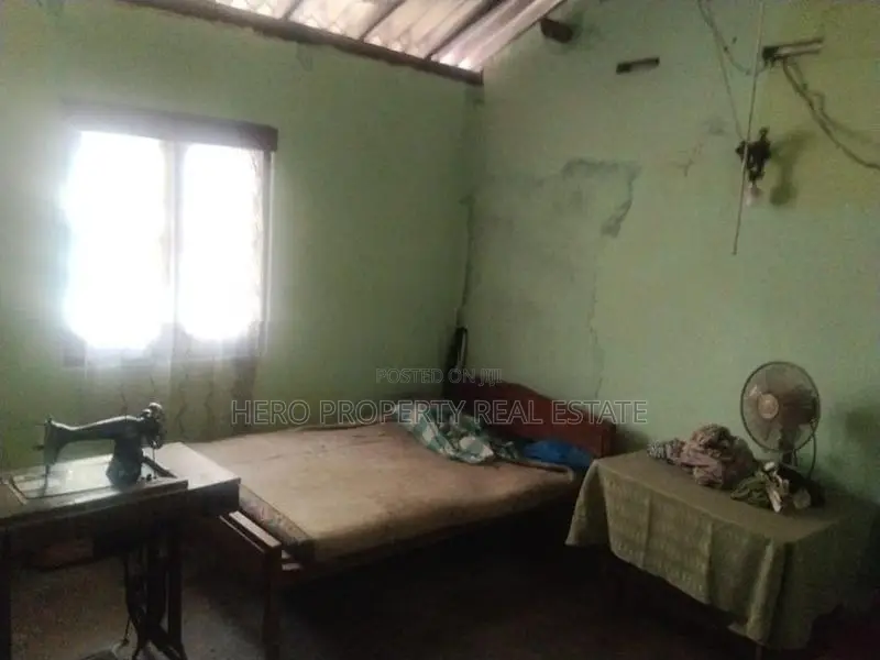 Land and a House for Sale in Madinnagoda