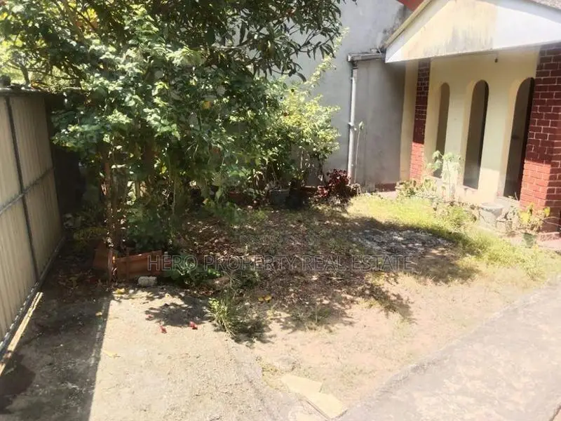 Land and a House for Sale in Madinnagoda