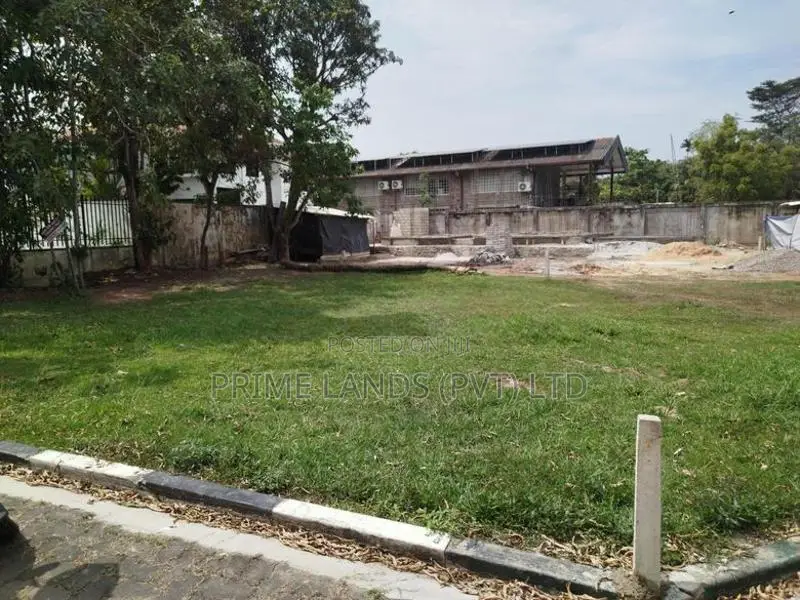 ඇතුල් කෝට්ටේ අදිකාරම් මාවතෙන් බිම් කොටසක් විකිණීමට