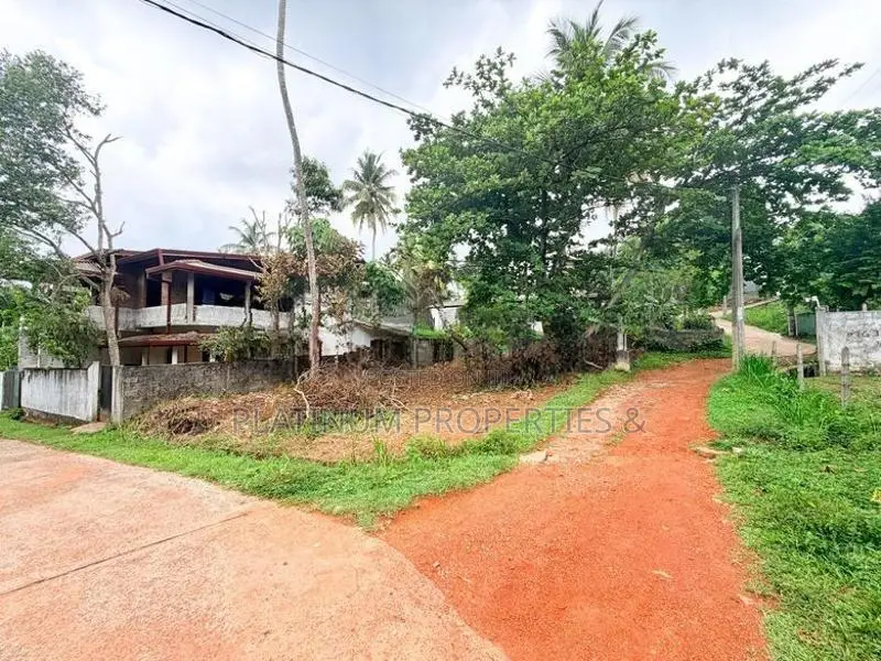 10.1 Perch Valuable Land for Sale in Malabe