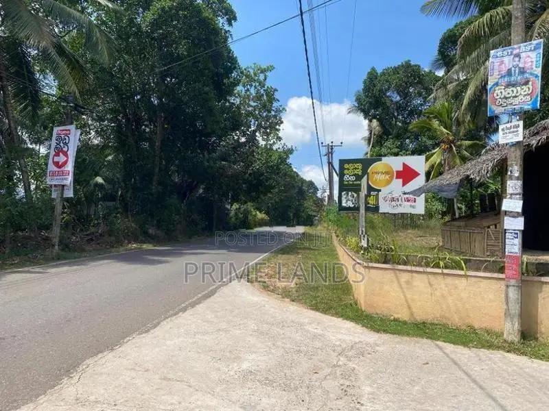 Land in Minuwangoda